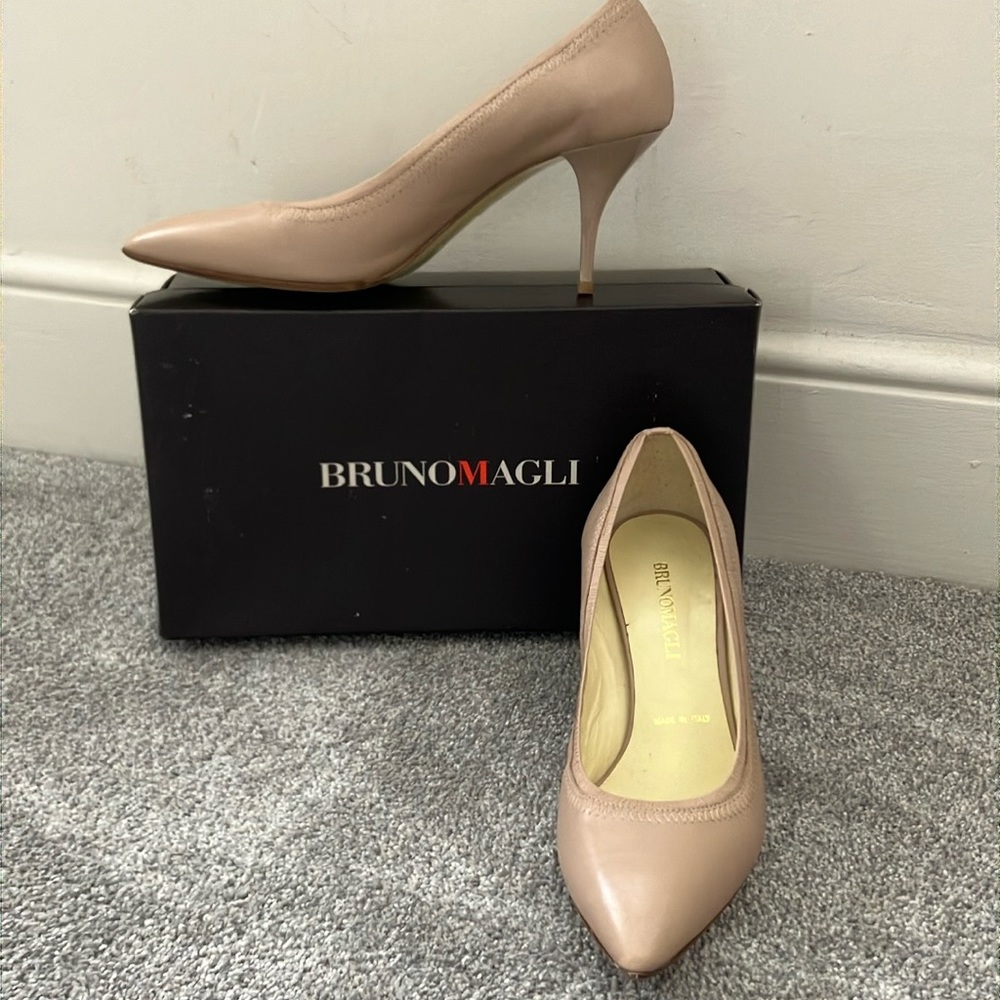 New! VINTAGE Bruno Magli Spike Heels size 39.5 / 9 US